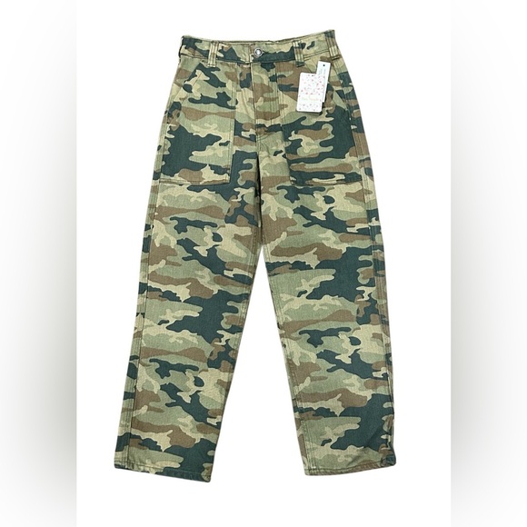 🔥NWT! FREE PEOPLE!! CAMOUFLAGE JEANS!! A MUST HAVE! TRENDING!!🔥 - Picture 14 of 15